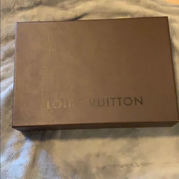 Authentic Louis Vuitton box - Picture 1 of 3